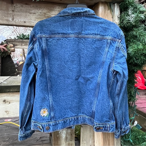 Levi’s flower embroidered jean jacket - Picture 3 of 6